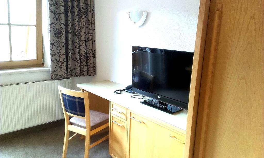 Hotel Garni Romantika 세르파우스 외부 사진